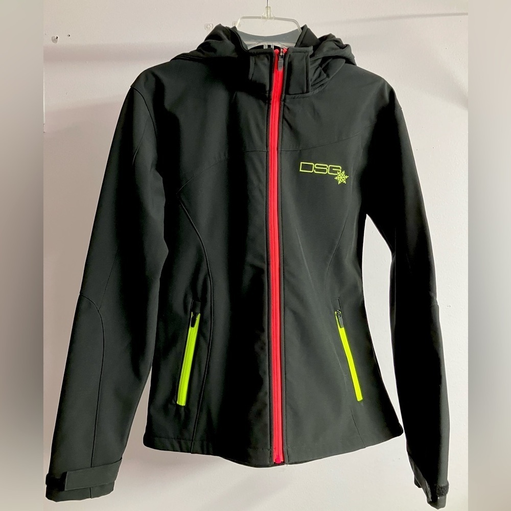 Women’s Snow/Ski Jacket, Soft Shell, Size S, Black/Neon Closures, by DSG
